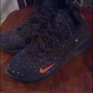 KD's only worn a handful of times.